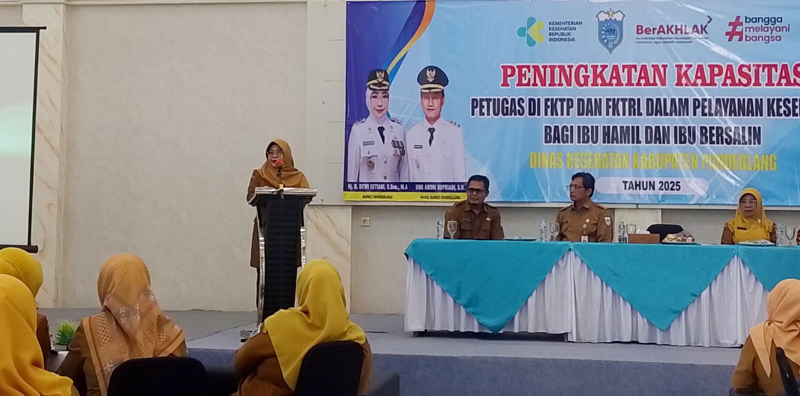 Bupati Pandeglang, Dewi Setiani saat membuka acara