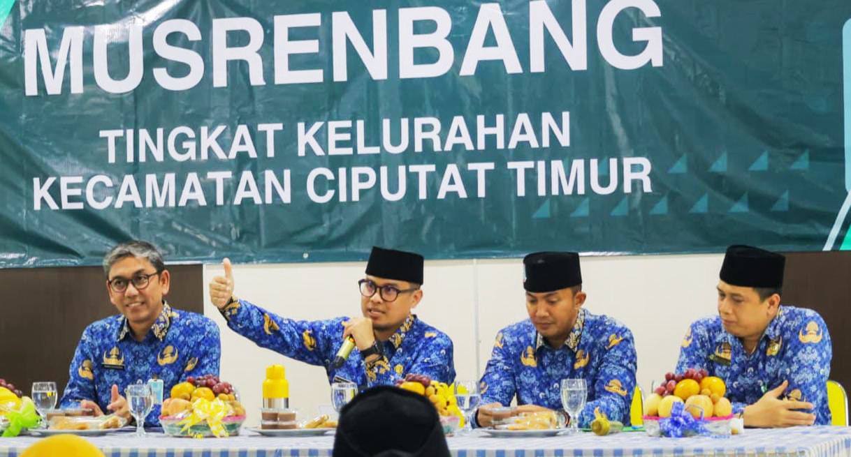 Wakil Walikota Tangsel Pilar Saga Ichsan saat menghadiri Musrenbang Kelurahan Cireundeu, Ciputat Timur l Dok. Istimewa