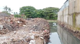 Penampakan bangli di sepadan sungai Kroya, Kelurahan Kasunyatan, Kecamatan Kasemen, Kota Serang, setelah dilakukan pembongkaran I Dok. Roy-BNC