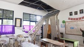 Kondisi atap ruang kelas 3 SDN Budimulya ambrol saat kegiatan belajar kegiatan belajar mengajar l Dok. Munjul-BNC