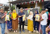 Pemkab Serang dan DPRD mendistribusikan bantuan banjir kepada warga Desa Ranjeng, Kecamatan Ciruas l Dok. Istimewa