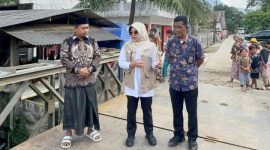 Bupati Pandeglang saat memantau langsung keadaan jembatan jiput | Dok. Istimewa