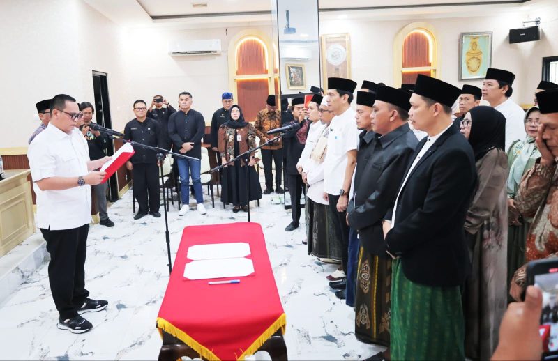 Walikota Serang Budi Rustandi saat melantik pengurus Satgas Serang Mengaji I Dok. Istimewa