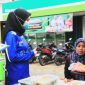Petugas dari Dinkes Kota Tangerang melakukan uji sampel makanan takjil Ramadan l Dok. Istimewa