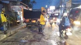 Pemkot Tangerang lakukan perbaikan Jalan Prabu Kian Santang, Kota Tangerang, untuk mengoptimalkan mobilitas saat Ramadan l Dok. Istimewa