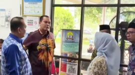 Walikota Serang Budi Rustandi saat melakukan monitoring di kantor Disdukcapil Kota Serang I Dok. Roy-BNC