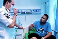 Tangkapan layar Walikota Serang, Budi Rustandi, saat menjenguk petugas jaga lintasan di RSUD Provinsi Banten, usai digigit ular I Dok Roy-BNC