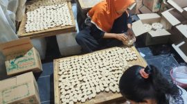 Suasana produksi kue satu di Cahaya Amah, Lingkungan Magelaran Cilik, Kelurahan Mesjid Priyayi, Kecamatan Kasemen, Kota Serang I Dok. Roy-BNC