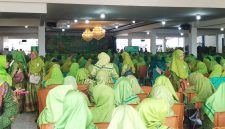 Ribuan kader dari berbagai daerah memadati Ponpes Bai Mahdi Sholeh Ma'mun, Kabupaten Serang, dalam acara puncak Harlah ke-80 Muslimat NU Tingkat Nasional di Banten I Dok. Roy-BNC