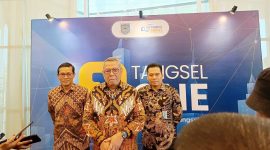 Walikota Tangerang Selatan Benyamin Davnie saat diwawancarai wartawan usai peluncuran Tangsel One di ruang Blandongan Puspemkot Tangerang Selatan l Dok. Dwi MY-BNC