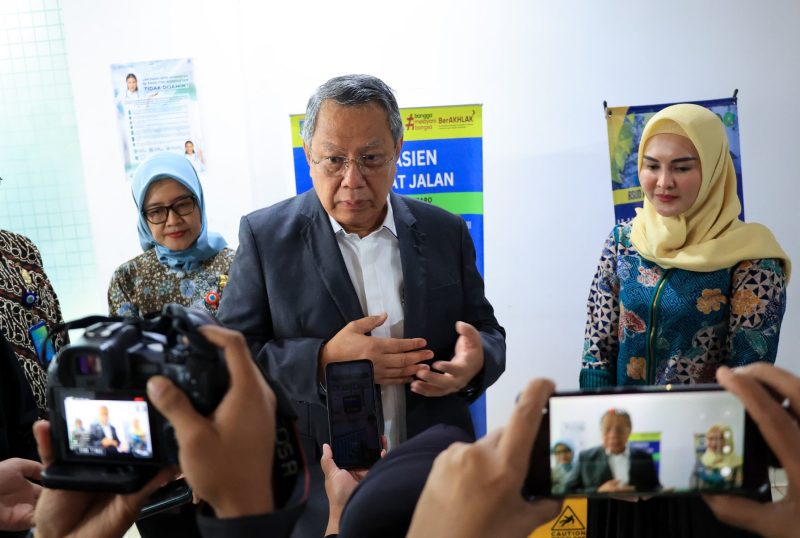 Walikota Tangsel Benyamin Davnie saat diwawancarai wartawan beberapa waktu lalu l Dok. Istimewa