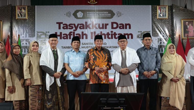 Bupati Tangerang Mochamad Maesyal Rasyid saat menghadiri acara Tasyakkur dan Ikhtitam Angkatan XXXIII Santri Kelas VI Ma'had Tarbiyatul Mubtadiin Pasirnangka, Kecamatan Tigaraksa l Dok. Istimewa