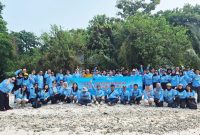 Foto bersama kegiatan penanaman pohon di Pulau Merak Kecil, Cilegon, Banten, Kamis, 16 Juni 2026 | Dok. Arise-BBC