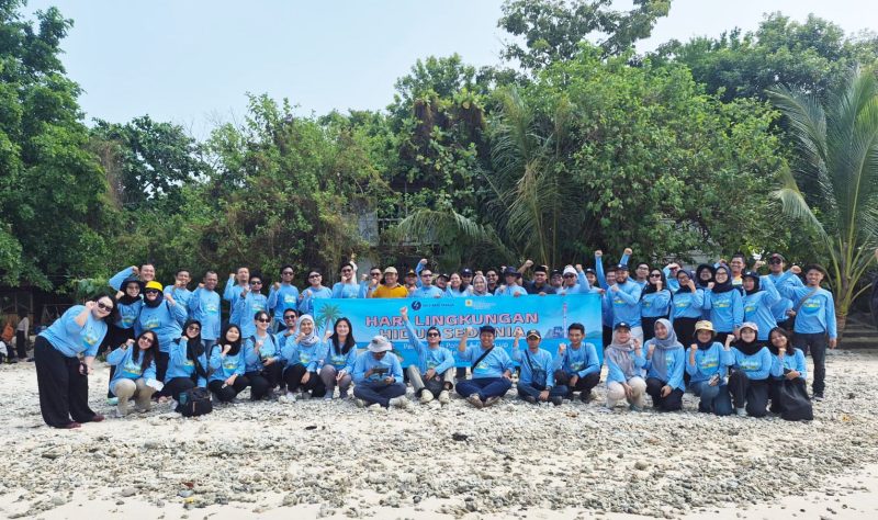 Foto bersama kegiatan penanaman pohon di Pulau Merak Kecil, Cilegon, Banten, Kamis, 16 Juni 2026 | Dok. Arise-BBC
