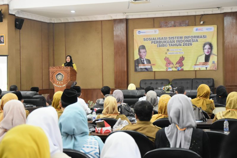 Anggota DPR RI Komisi X dari Fraksi Partai Golkar Adde Rosi Khoerunnisa saat membuka sosialisasi SIBI yang diselenggarakan oleh Kemendikdasmen di Aula PKK Kabupaten Lebak l Dok. Istimewa 