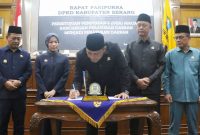 Penetapan Perda di ruang rapat paripurna DPRD Kabupaten Serang l Dok. Istimewa