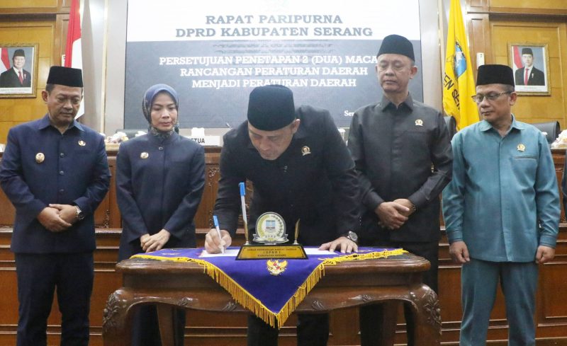 Penetapan Perda di ruang rapat paripurna DPRD Kabupaten Serang l Dok. Istimewa
